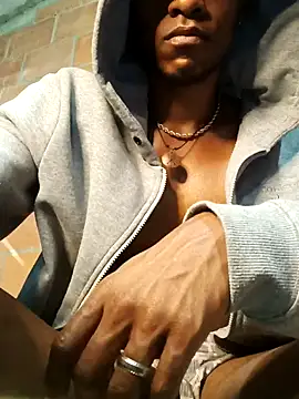 Snapshot of MAXIMO_JHONS chatting on December 3, 2025, 12:01 am MAXIMO JHONS online show from December 3, 2025, 12:01 am