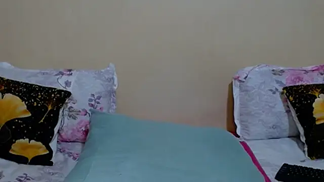 Snapshot of DiamondLuv29 chatting on January 10, 2026, 3:29 pm DiamondLuv29 online show from January 10, 2026, 3:29 pm