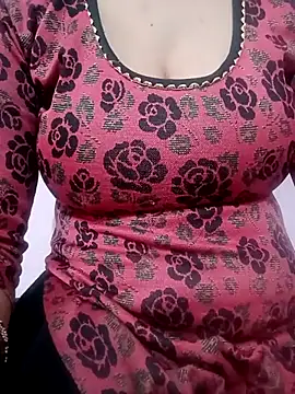 Snapshot of Mahi_Baby25 chatting on December 14, 2025, 4:08 am Mahi Baby25 online show from December 14, 2025, 4:08 am