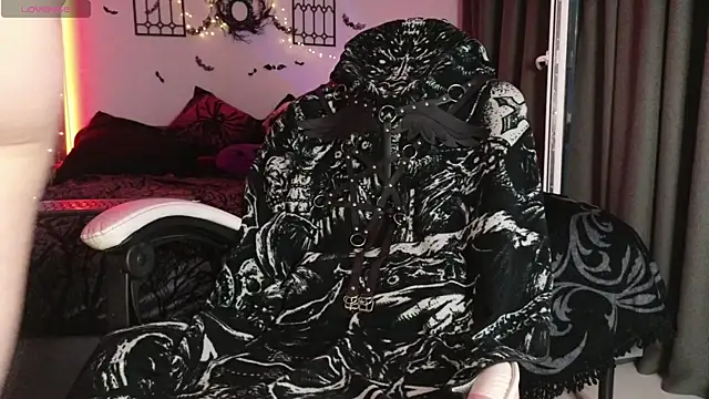 Snapshot of Devil_s_bride chatting on April 14, 2026, 5:40 pm Devil s bride online show from April 14, 2026, 5:40 pm