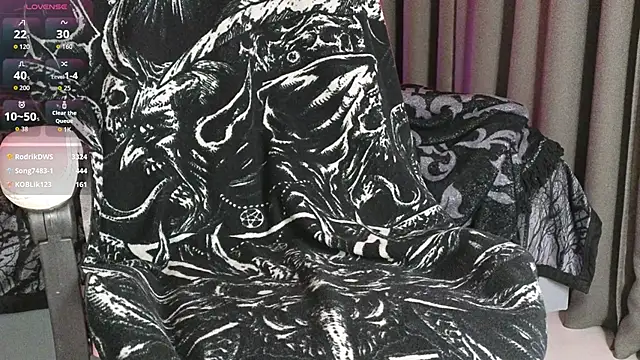 Snapshot of Devil_s_bride chatting on April 4, 2026, 6:03 pm Devil s bride online show from April 4, 2026, 6:03 pm