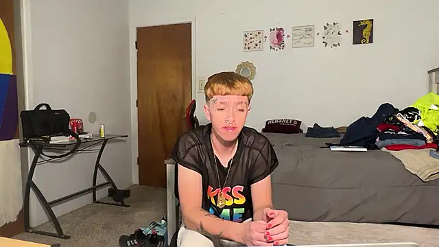 Snapshot of twentywithafelonyy chatting on November 4, 2025, 2:15 am twentywithafelonyy online show from November 4, 2025, 2:15 am