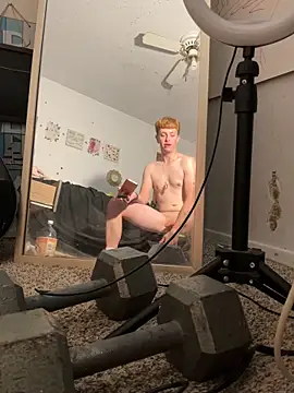 Snapshot of twentywithafelonyy chatting on December 2, 2025, 5:58 pm twentywithafelonyy online show from December 2, 2025, 5:58 pm