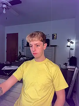 Snapshot of twentywithafelonyy chatting on February 26, 2025, 6:37 pm twentywithafelonyy online show from February 26, 2025, 6:37 pm