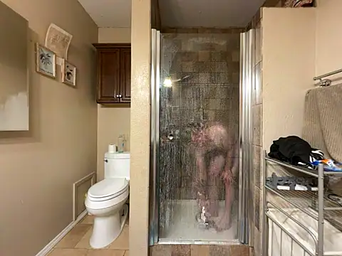 Snapshot of twentywithafelonyy chatting on December 14, 2025, 6:52 am twentywithafelonyy online show from December 14, 2025, 6:52 am