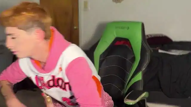 Snapshot of twentywithafelonyy chatting on November 20, 2025, 6:47 am twentywithafelonyy online show from November 20, 2025, 6:47 am