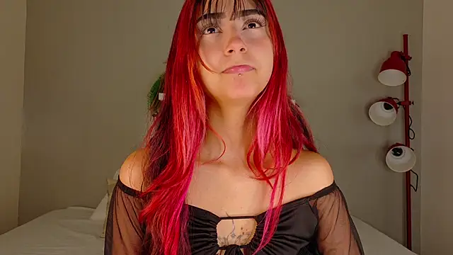 ParisFox  online show from December 4, 2025, 7:57 pm