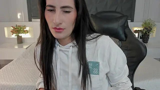 SaraGomez1 online show from February 16, 2026, 12:15 pm