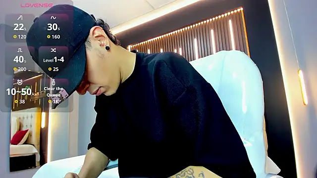 Snapshot of Lobo_17_ chatting on February 17, 2026, 3:37 am Lobo 17 online show from February 17, 2026, 3:37 am