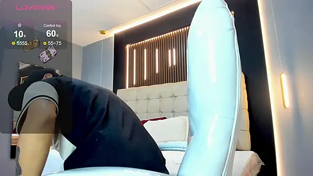 Snapshot of Lobo_17_ chatting on February 24, 2026, 3:40 am Lobo 17 online show from February 24, 2026, 3:40 am