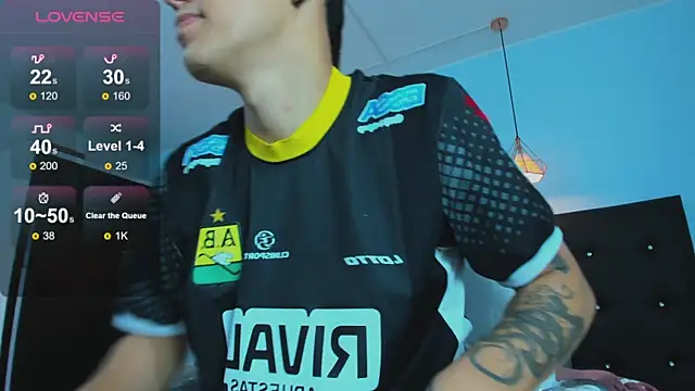 Lobo 17  online show from November 9, 2025, 3:43 am