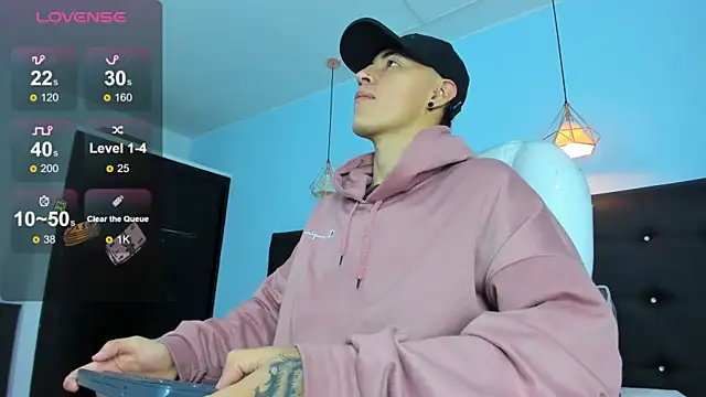 Snapshot of Lobo_17_ chatting on December 19, 2025, 3:43 am Lobo 17 online show from December 19, 2025, 3:43 am