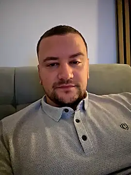 KarlosCarutox online show from November 16, 2025, 7:29 pm