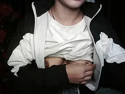 Snapshot of Gulabo_143 chatting on February 12, 2025, 6:40 am Gulabo 143 online show from February 12, 2025, 6:40 am