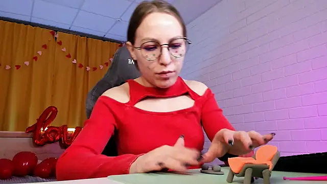 AphexQueen online show from February 17, 2025, 4:17 pm