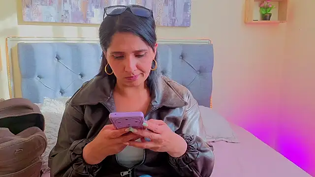 Snapshot of emily_leinner chatting on May 20, 2026, 12:13 pm emily leinner online show from May 20, 2026, 12:13 pm
