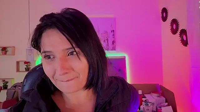 Snapshot of emily_leinner chatting on May 29, 2026, 1:11 am emily leinner online show from May 29, 2026, 1:11 am