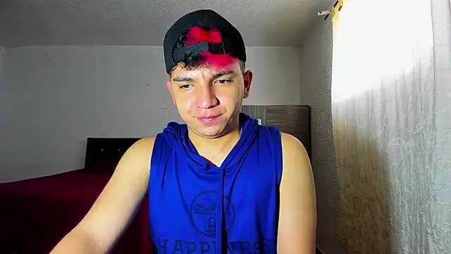 Snapshot of Danielbluestar chatting on January 13, 2025, 3:47 pm Danielbluestar online show from January 13, 2025, 3:47 pm