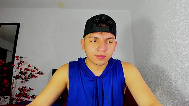 Snapshot of Danielbluestar chatting on February 24, 2025, 4:15 pm Danielbluestar online show from February 24, 2025, 4:15 pm