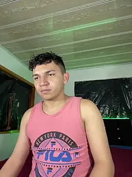 Snapshot of Danielbluestar chatting on December 8, 2024, 6:17 pm Danielbluestar online show from December 8, 2024, 6:17 pm