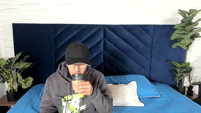 Andy Joy  online show from November 7, 2025, 11:26 am