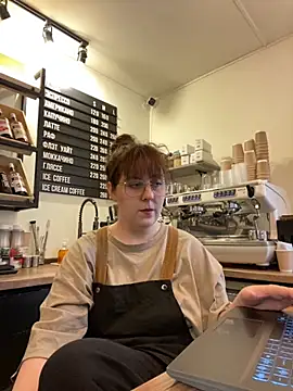 Snapshot of cinnabon_ chatting on November 8, 2025, 8:29 am cinnabon online show from November 8, 2025, 8:29 am