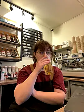 Snapshot of cinnabon_ chatting on October 27, 2025, 11:33 am cinnabon online show from October 27, 2025, 11:33 am