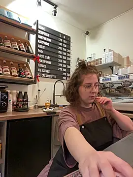 Snapshot of cinnabon_ chatting on February 5, 2026, 2:57 pm cinnabon online show from February 5, 2026, 2:57 pm