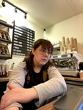 Snapshot of cinnabon_ chatting on October 26, 2025, 8:48 am cinnabon online show from October 26, 2025, 8:48 am