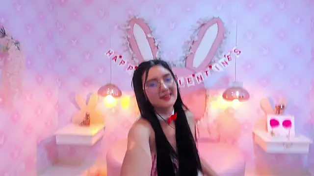 Snapshot of Saraa_Skinny chatting on February 22, 2025, 5:57 pm Saraa Skinny online show from February 22, 2025, 5:57 pm