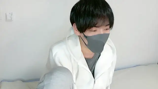Snapshot of itsme_LEON chatting on June 1, 2026, 1:22 pm itsme LEON online show from June 1, 2026, 1:22 pm