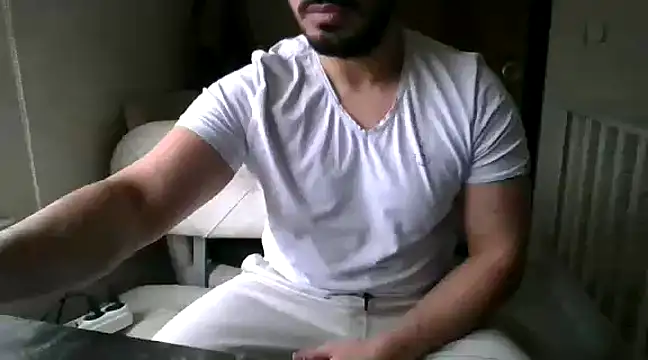 Snapshot of DateMike94 chatting on February 12, 2025, 11:18 am DateMike94 online show from February 12, 2025, 11:18 am