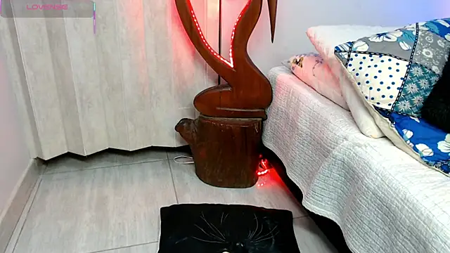 naihroby online show from April 2, 2026, 6:09 am