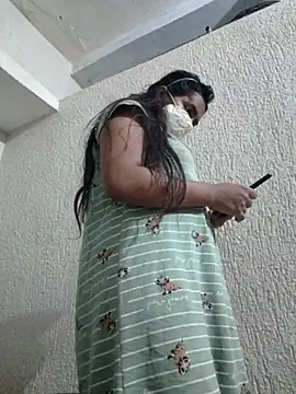 Snapshot of Priya_Strip chatting on May 20, 2026, 1:35 am Priya Strip online show from May 20, 2026, 1:35 am
