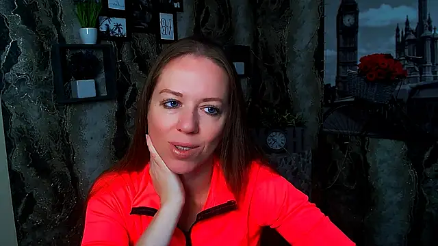 Snapshot of GloriaSi_ chatting on October 4, 2025, 4:47 am GloriaSi online show from October 4, 2025, 4:47 am