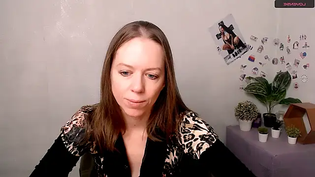 Snapshot of GloriaSi_ chatting on December 5, 2025, 5:28 am GloriaSi online show from December 5, 2025, 5:28 am