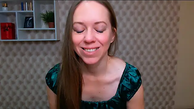 Snapshot of GloriaSi_ chatting on October 17, 2025, 5:00 am GloriaSi online show from October 17, 2025, 5:00 am