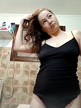 Snapshot of RamyLove36 chatting on February 9, 2025, 2:07 pm RamyLove36 online show from February 9, 2025, 2:07 pm