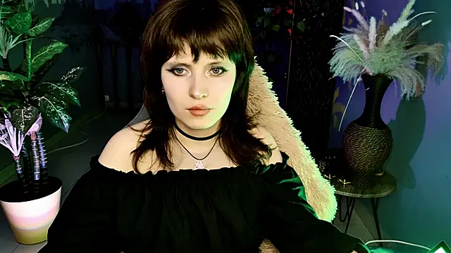 Snapshot of LolaAsmus chatting on April 13, 2026, 9:24 am LolaAsmus online show from April 13, 2026, 9:24 am