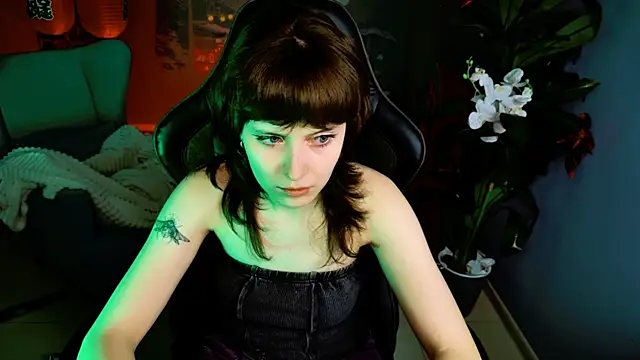 Snapshot of LolaAsmus chatting on April 9, 2026, 3:51 pm LolaAsmus online show from April 9, 2026, 3:51 pm