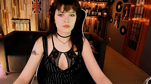 Snapshot of LolaAsmus chatting on April 15, 2026, 1:26 pm LolaAsmus online show from April 15, 2026, 1:26 pm