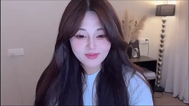 Strawberrybabyy1 online show from November 30, 2025, 3:46 pm