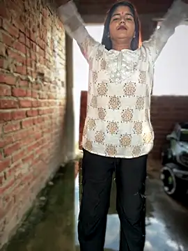 Snapshot of DiyAsingHh chatting on October 3, 2025, 12:47 am DiyAsingHh online show from October 3, 2025, 12:47 am