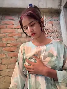 Snapshot of DiyAsingHh chatting on March 5, 2025, 2:14 am DiyAsingHh online show from March 5, 2025, 2:14 am