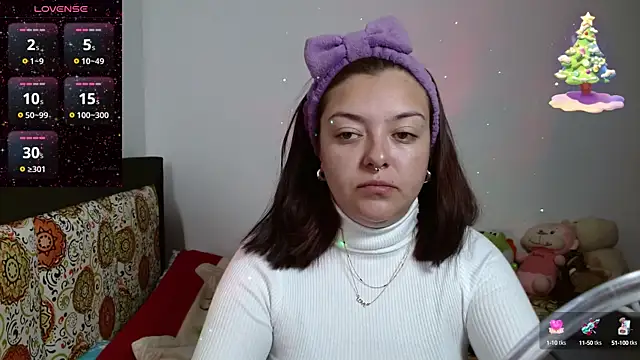 Snapshot of charlott_3 chatting on January 3, 2025, 2:51 pm charlott 3 online show from January 3, 2025, 2:51 pm