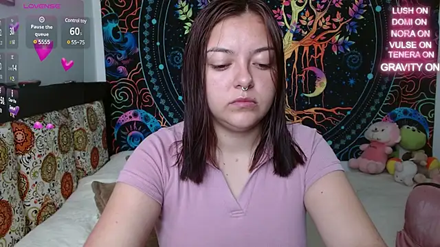 Snapshot of charlott_3 chatting on February 3, 2025, 3:59 pm charlott 3 online show from February 3, 2025, 3:59 pm