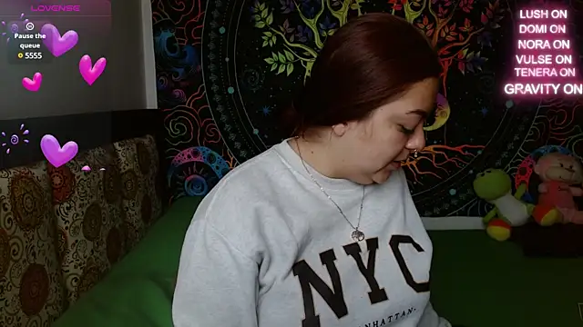 Snapshot of charlott_3 chatting on March 5, 2025, 2:45 pm charlott 3 online show from March 5, 2025, 2:45 pm