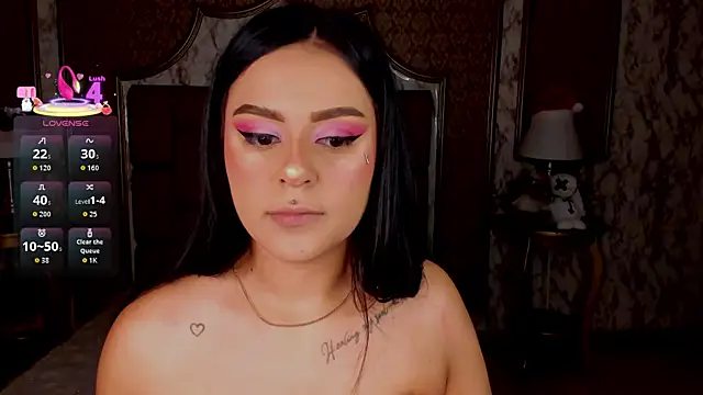 Snapshot of SoffiQueen chatting on December 5, 2025, 2:26 pm SoffiQueen online show from December 5, 2025, 2:26 pm