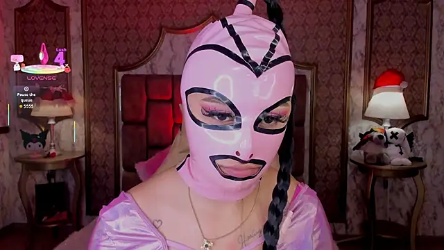 Snapshot of SoffiQueen chatting on December 1, 2025, 3:13 pm SoffiQueen online show from December 1, 2025, 3:13 pm