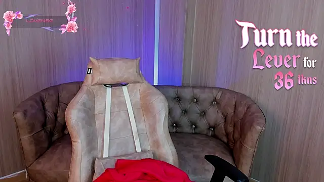 Snapshot of SoffiQueen chatting on March 15, 2025, 7:27 pm SoffiQueen online show from March 15, 2025, 7:27 pm